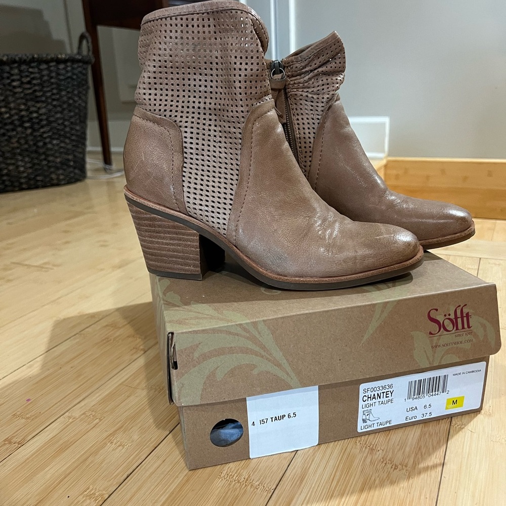 Gorgeous Sofft Booties
